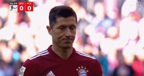 1649517095357084159.gif 莱万82.gif